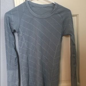 Long sleeve lululemon shirt